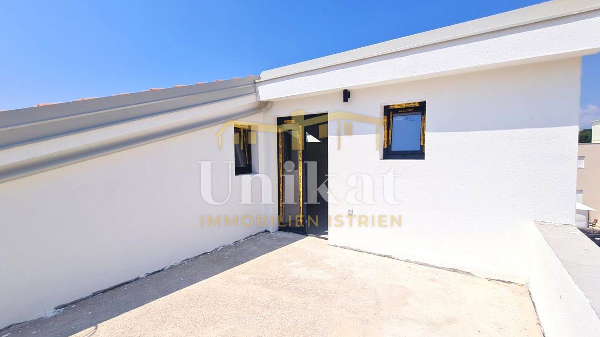 Dvojna hiša v bližini morja, 5 spalnic